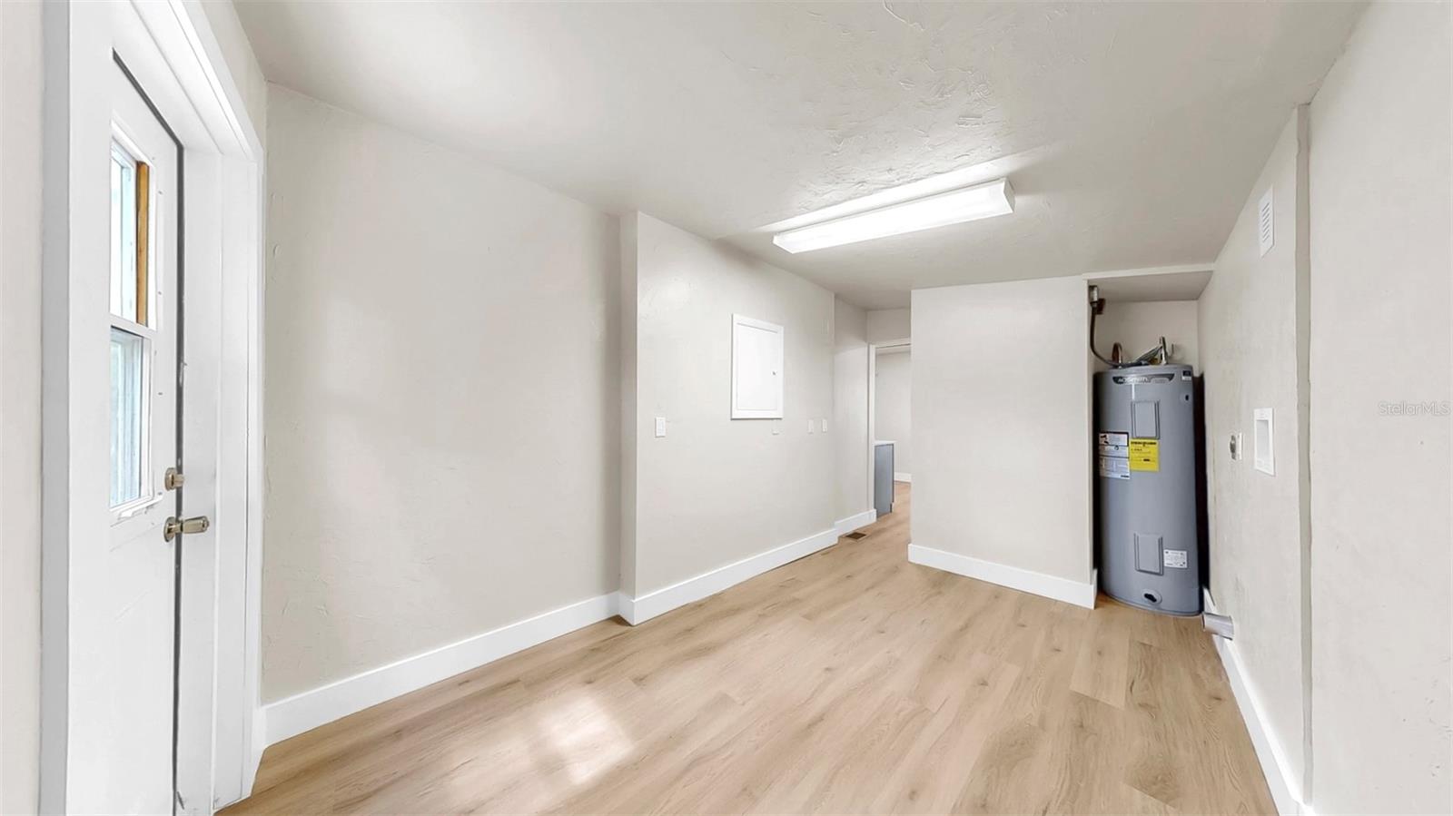 Listing photo id 26 for 1005 45th Street W