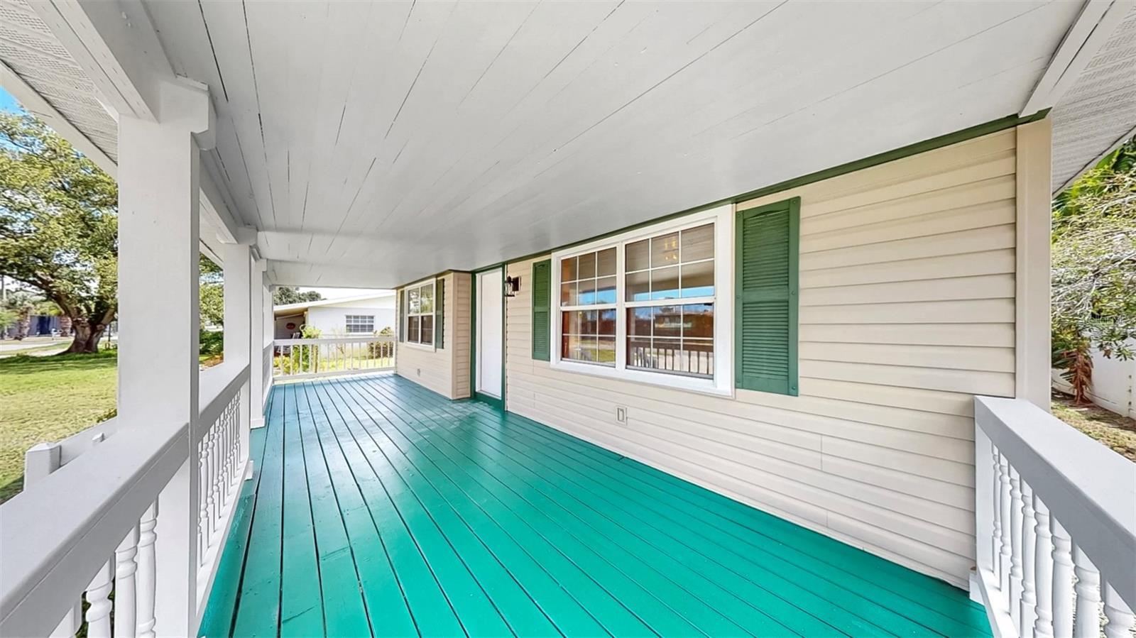 Listing photo id 28 for 1005 45th Street W