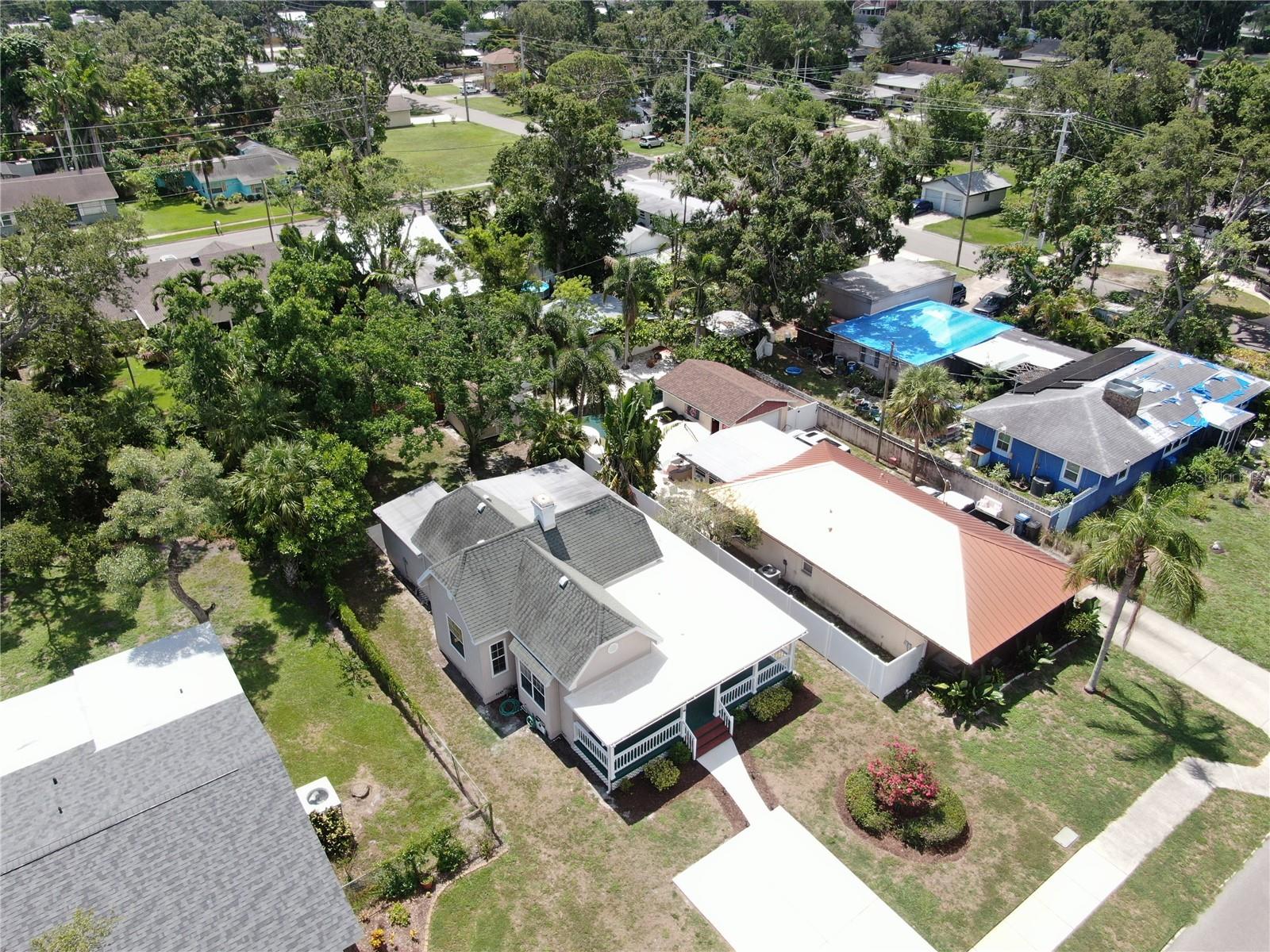 Listing photo id 36 for 1005 45th Street W