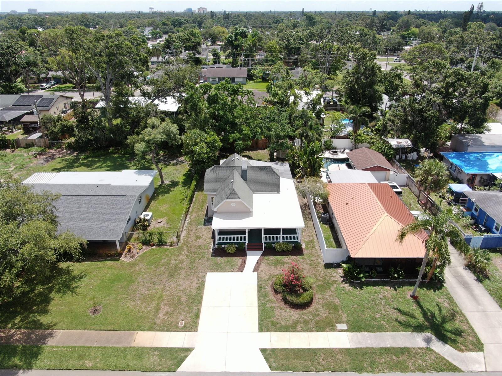Listing photo id 37 for 1005 45th Street W