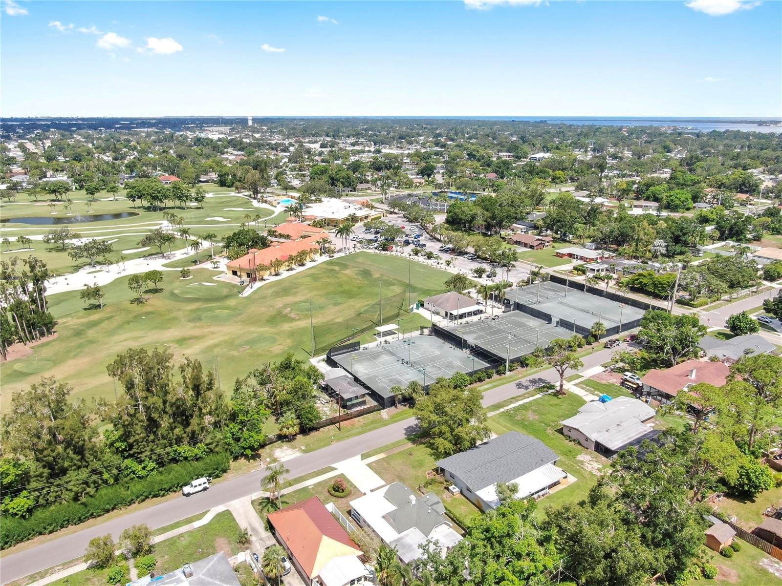 Listing photo id 39 for 1005 45th Street W