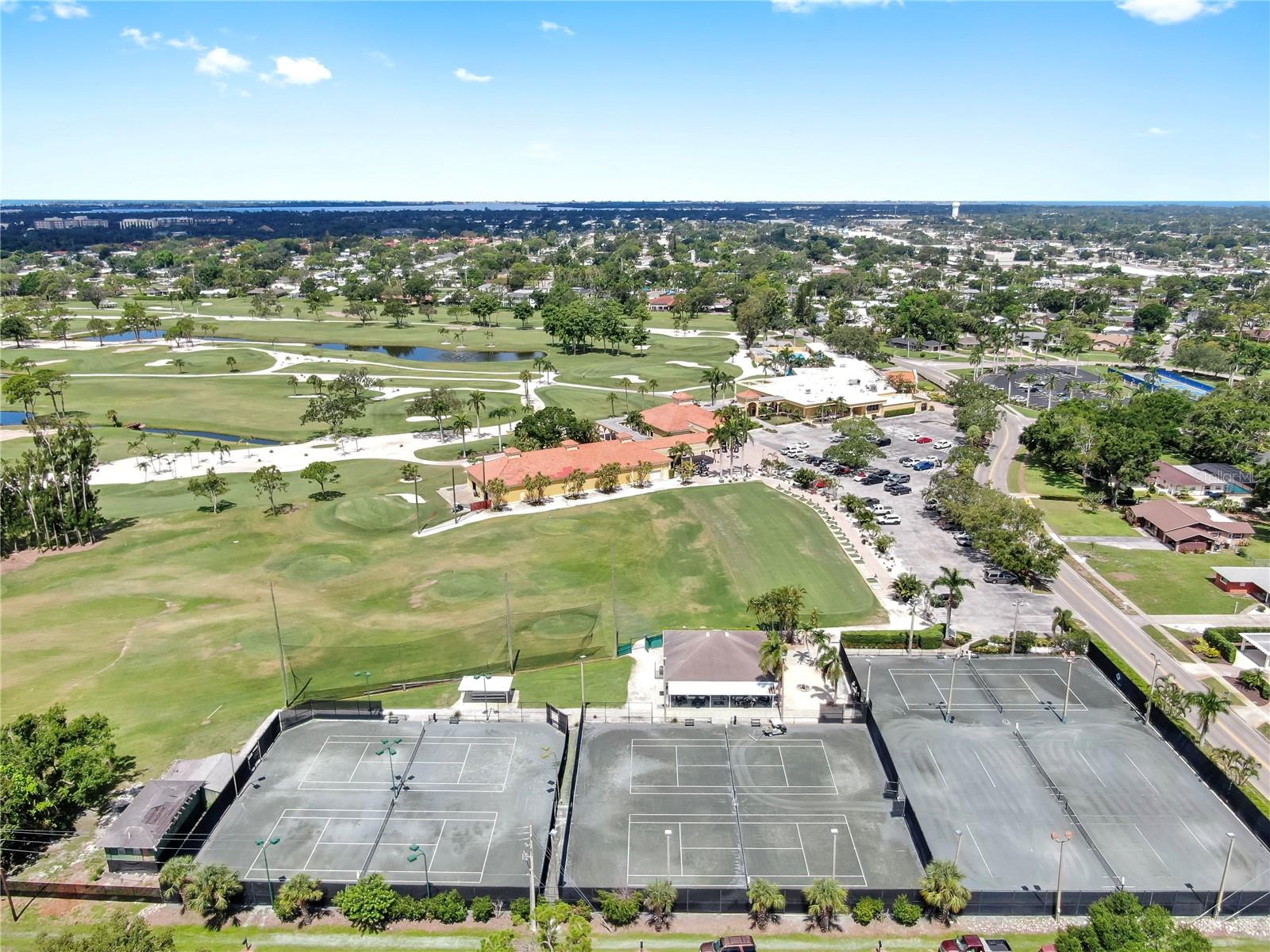 Listing photo id 42 for 1005 45th Street W