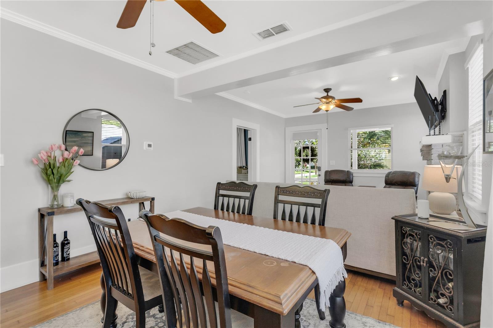 Listing photo id 10 for 3220 San Pedro Street