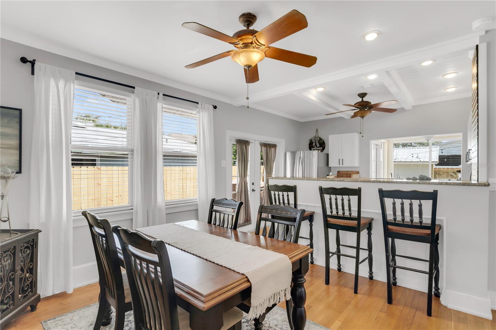Listing photo id 11 for 3220 San Pedro Street