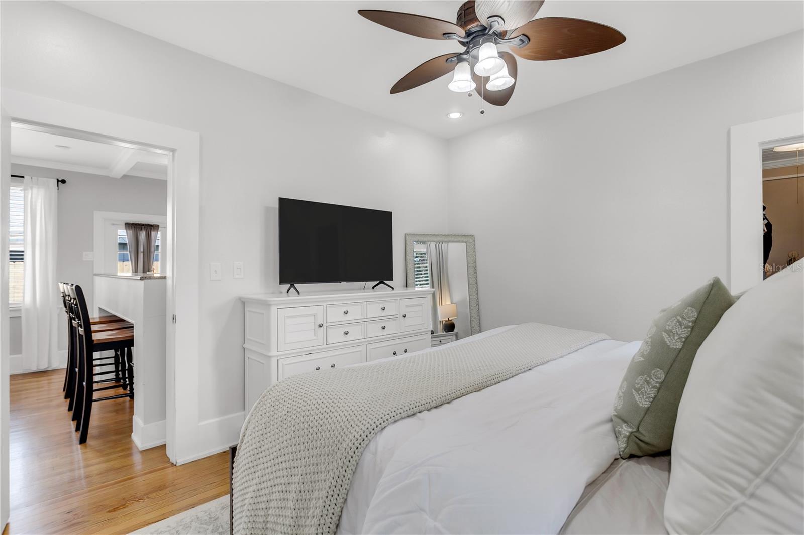 Listing photo id 21 for 3220 San Pedro Street