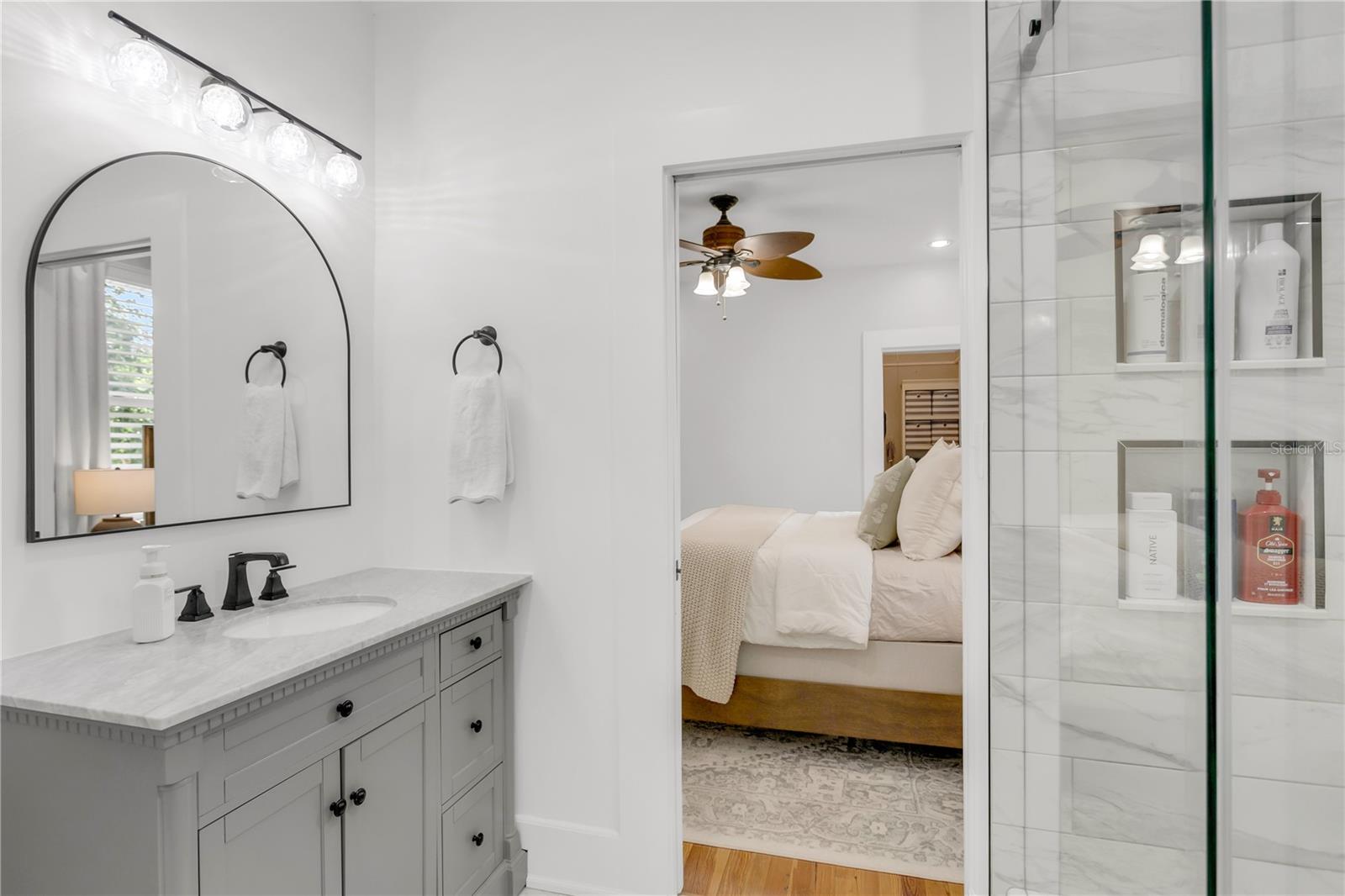 Listing photo id 25 for 3220 San Pedro Street