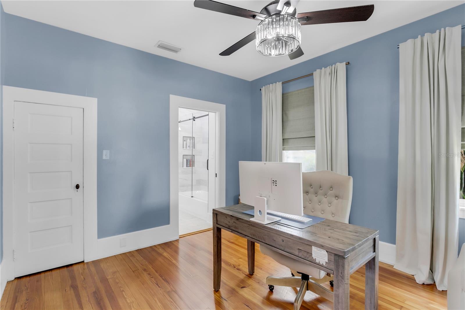Listing photo id 28 for 3220 San Pedro Street
