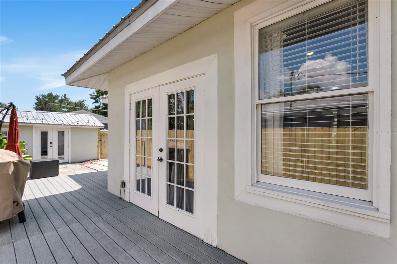 Listing photo id 32 for 3220 San Pedro Street