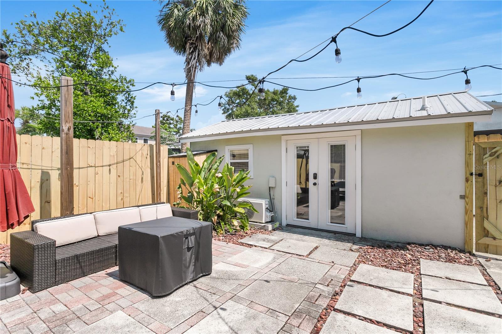 Listing photo id 33 for 3220 San Pedro Street