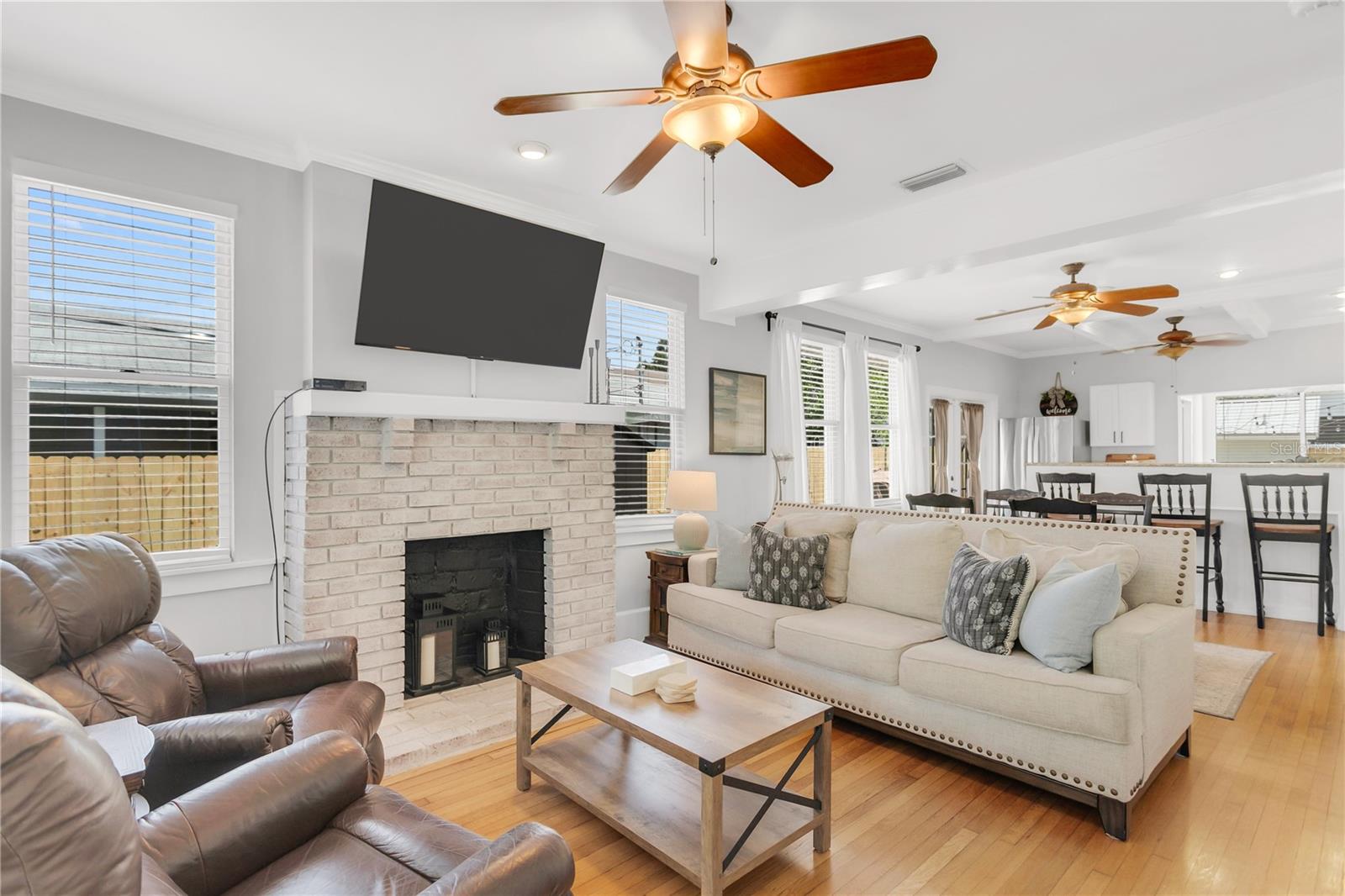 Listing photo id 4 for 3220 San Pedro Street