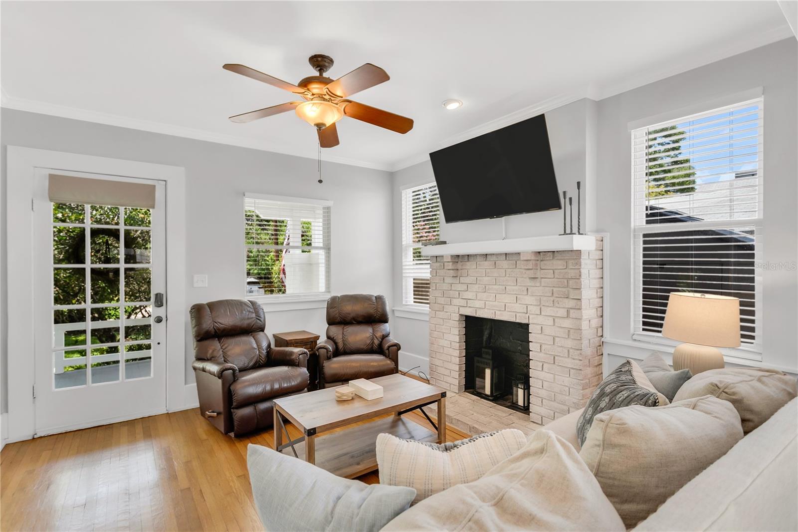 Listing photo id 7 for 3220 San Pedro Street