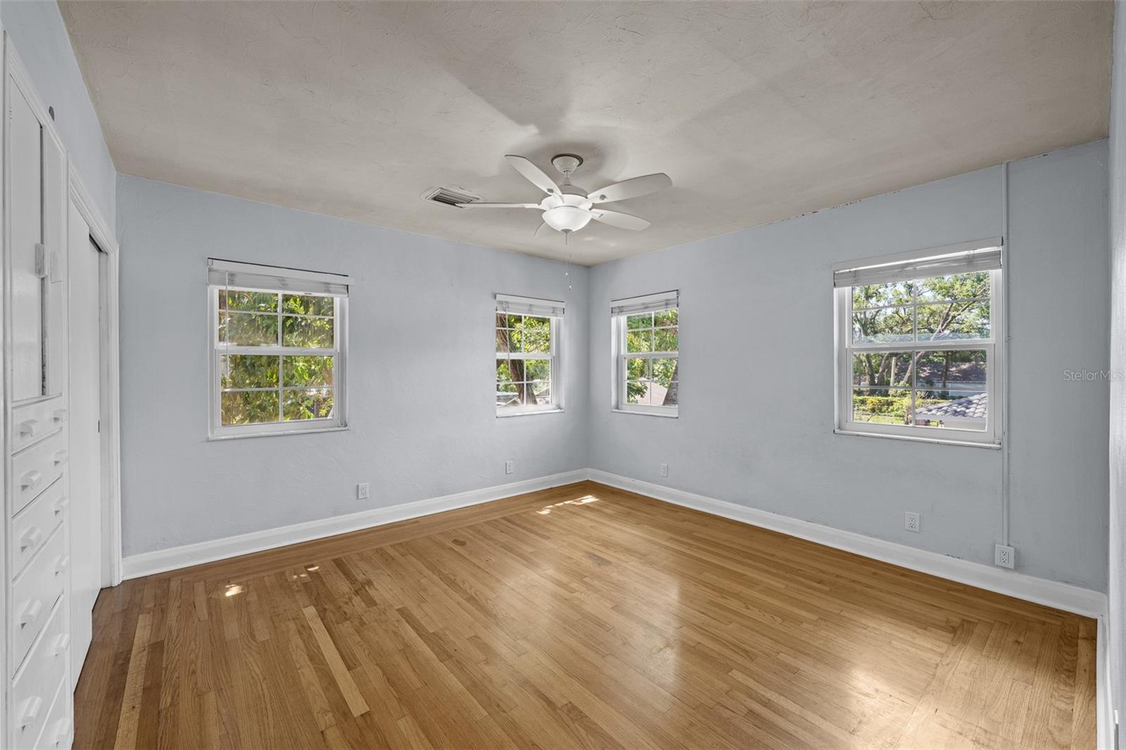 Image 17 of 46 For 2819 Central Avenue