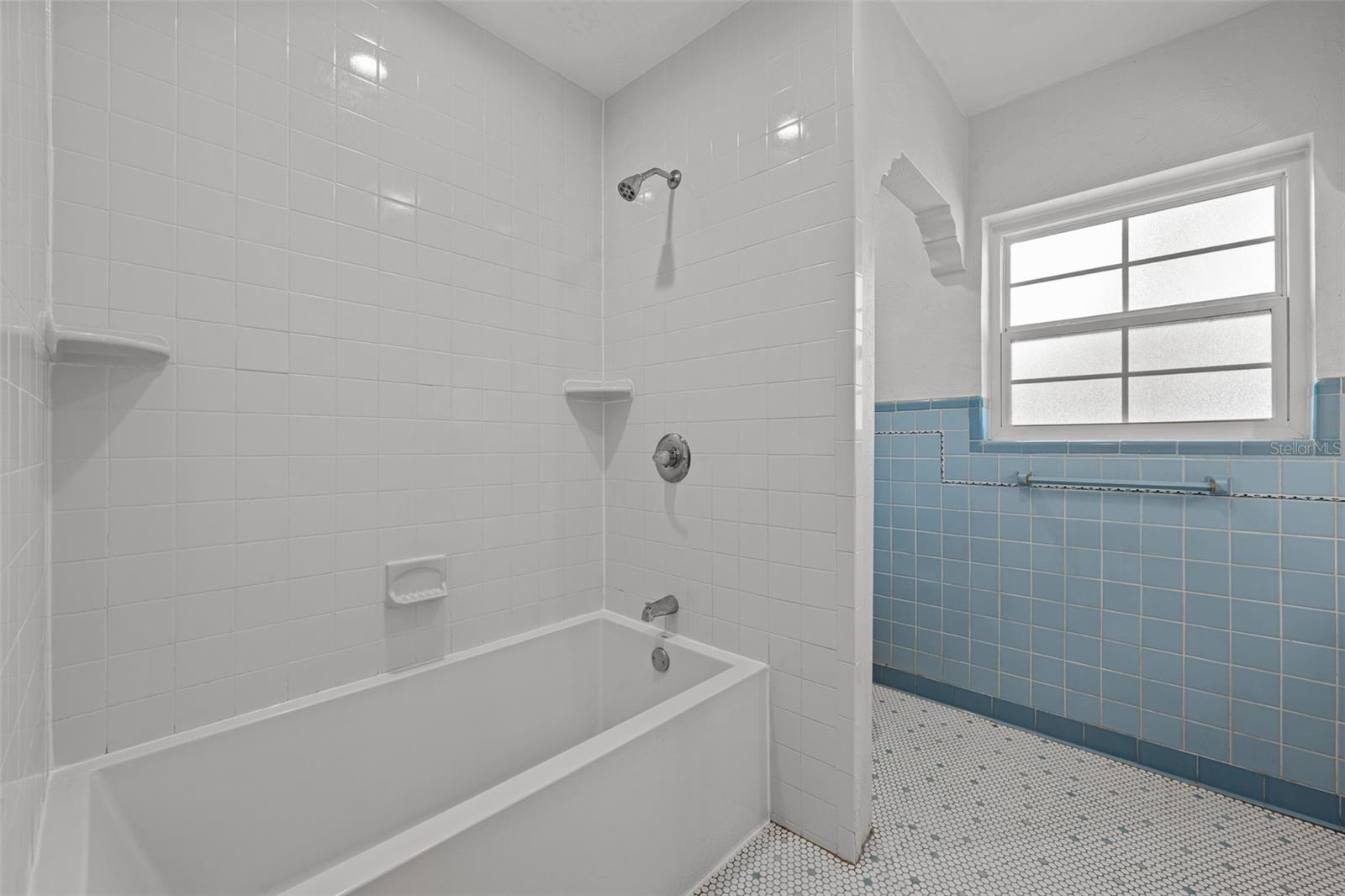 Image 19 of 46 For 2819 Central Avenue