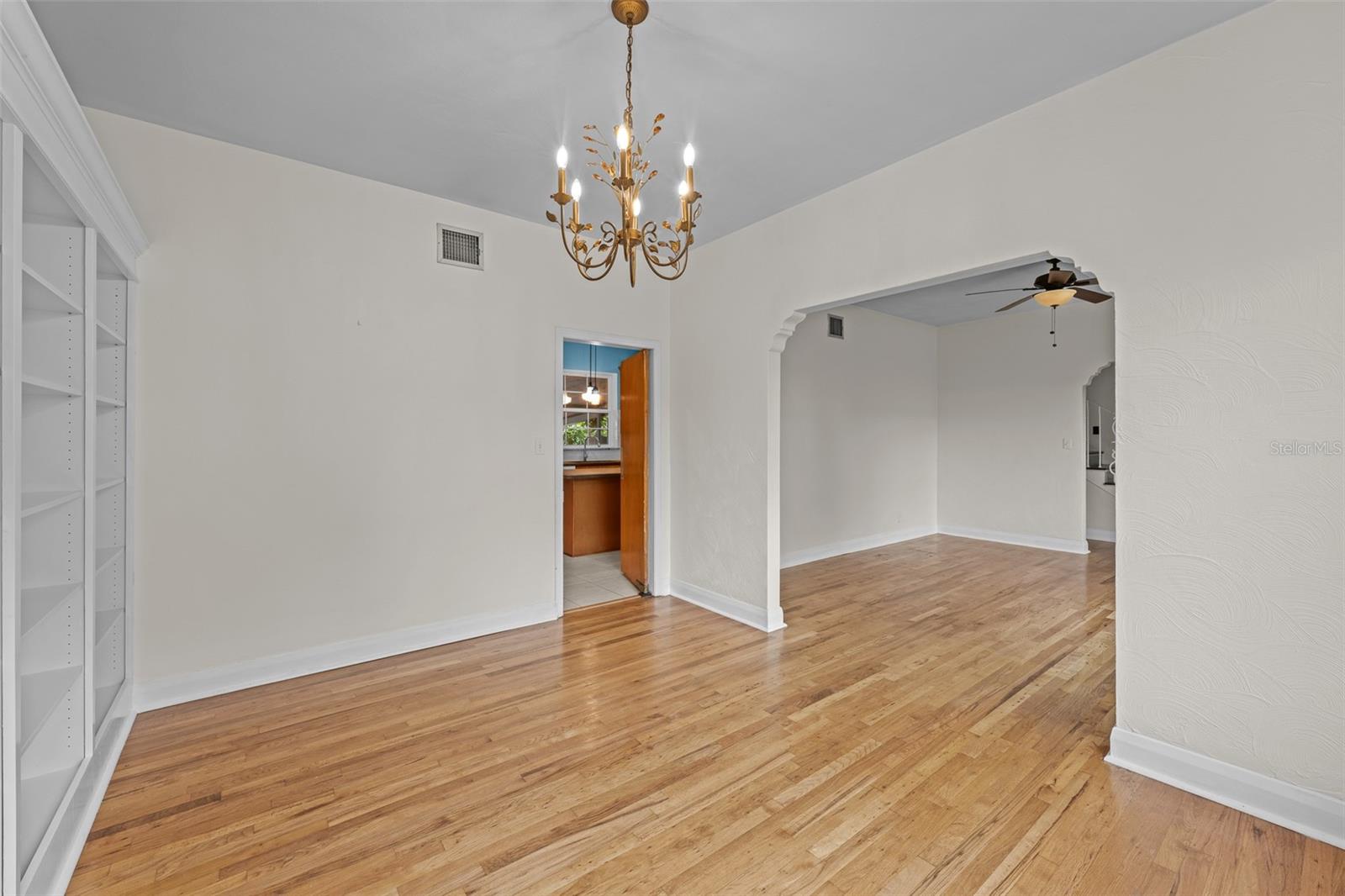 Image 7 of 46 For 2819 Central Avenue