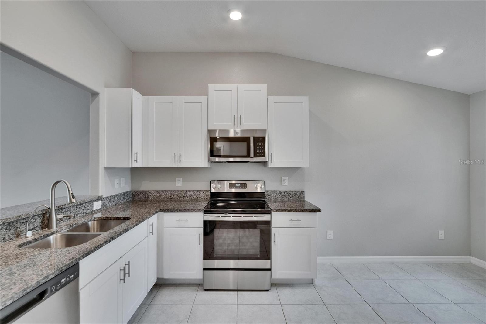 Image 14 of 59 For 14047 Weddington Terrace