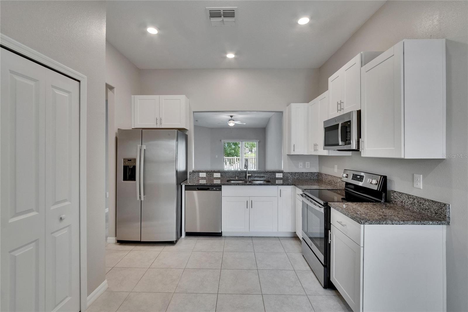 Image 16 of 59 For 14047 Weddington Terrace