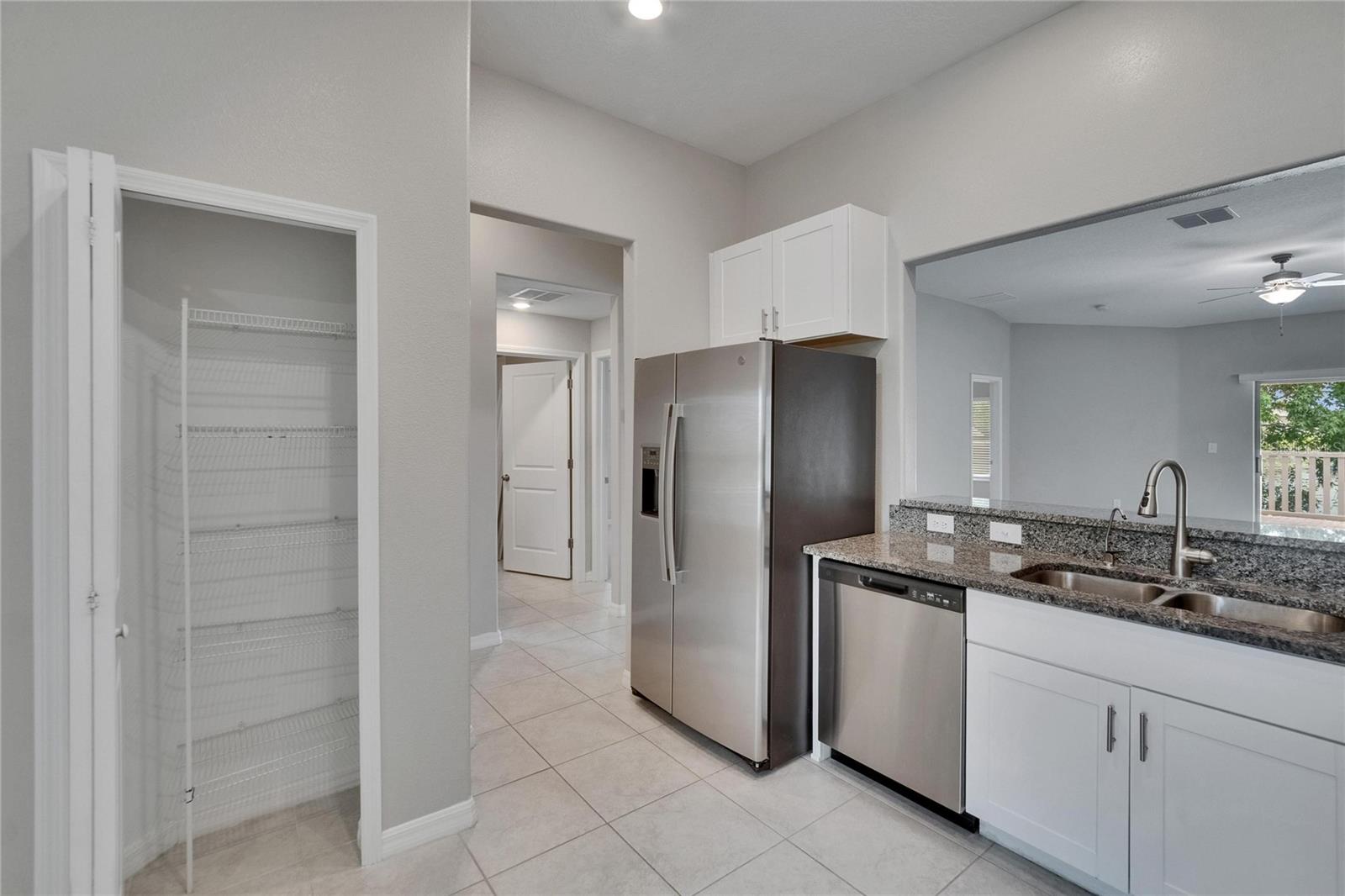 Image 18 of 59 For 14047 Weddington Terrace