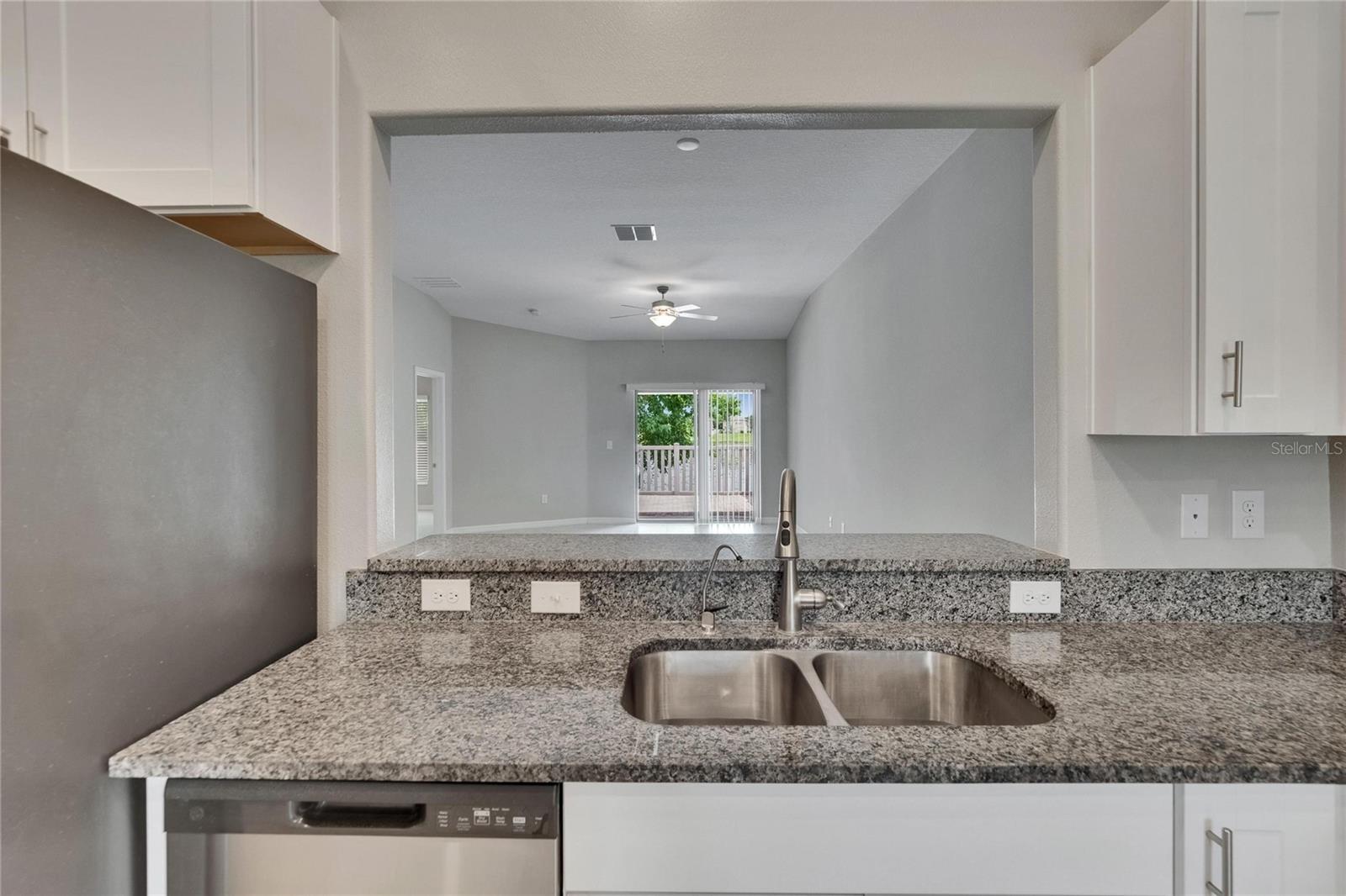 Image 20 of 59 For 14047 Weddington Terrace