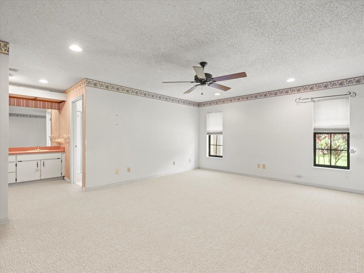 Image 18 of 39 For 1015 Hastings Court