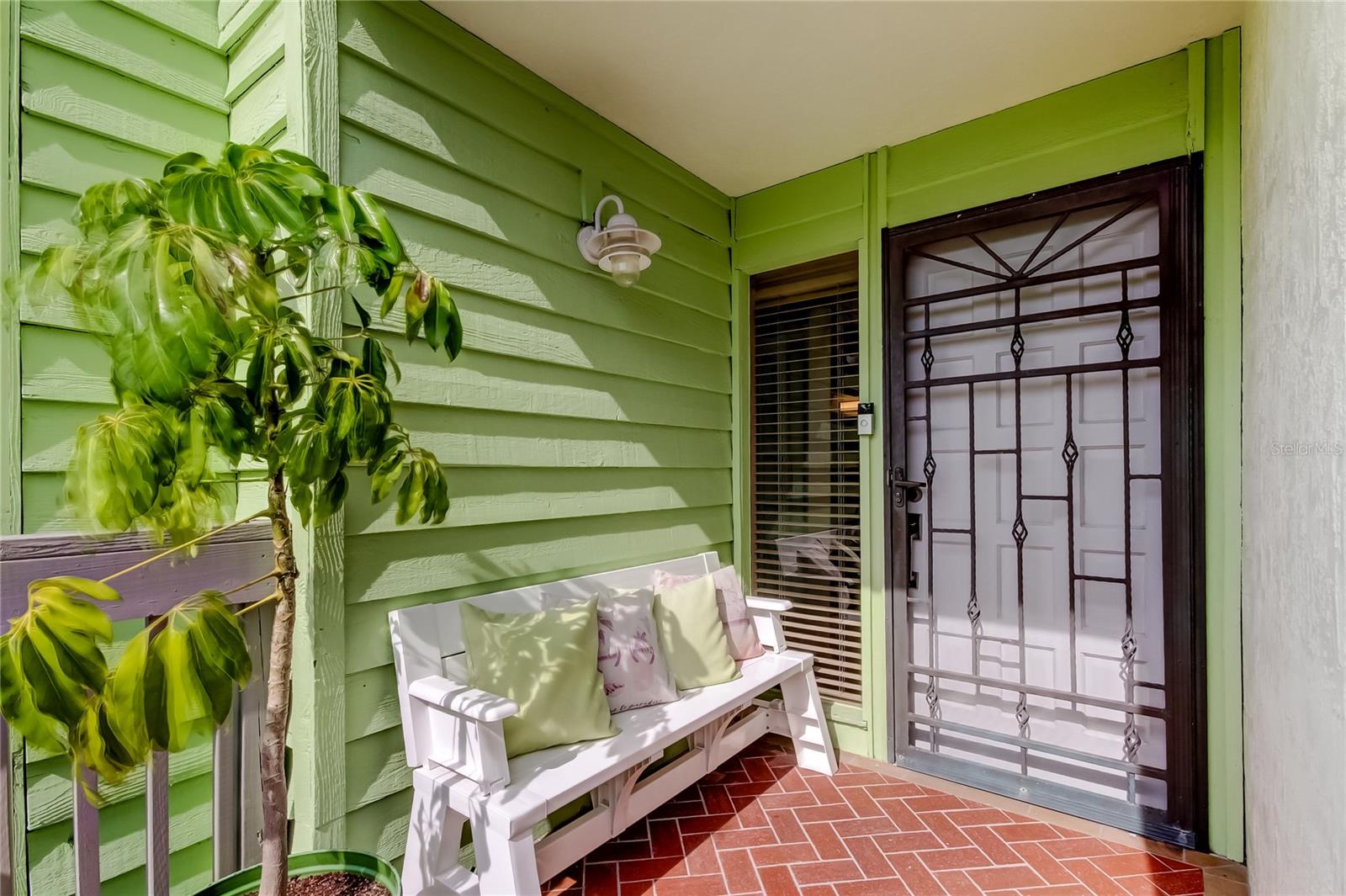 Image 2 of 71 For 318 Windrush Boulevard 10