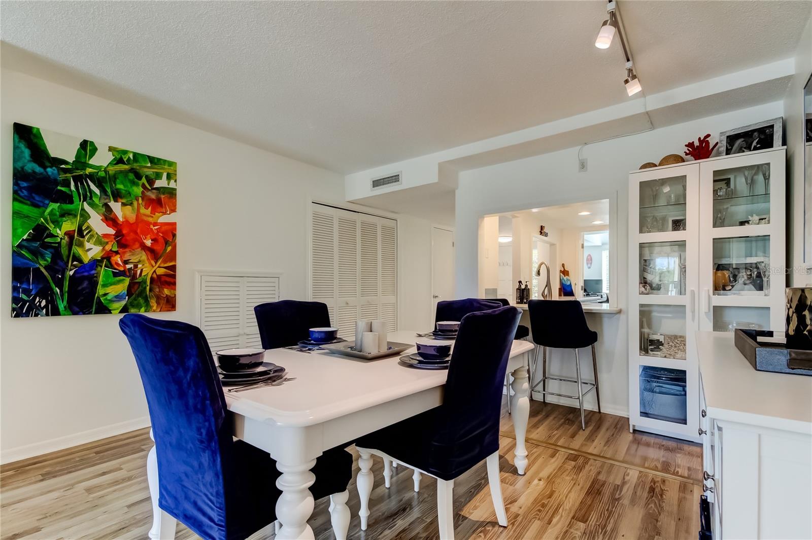 Image 26 of 71 For 318 Windrush Boulevard 10