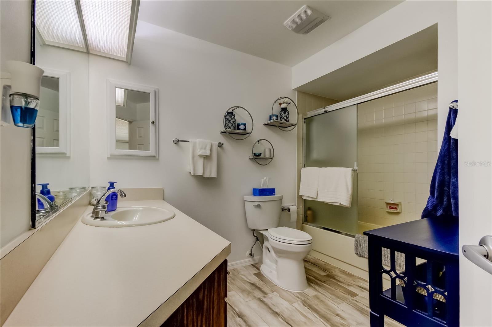 Image 39 of 71 For 318 Windrush Boulevard 10