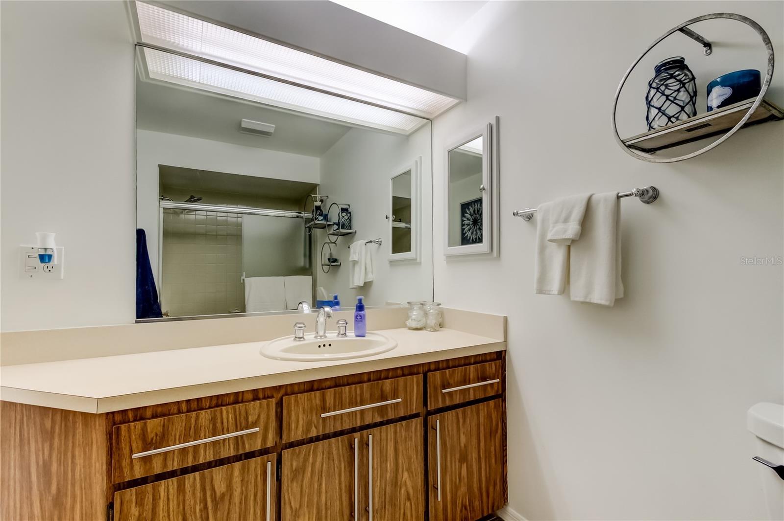 Image 41 of 71 For 318 Windrush Boulevard 10