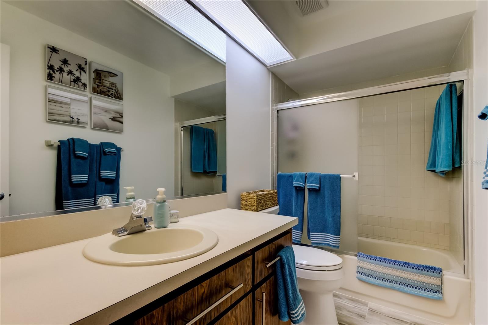 Image 47 of 71 For 318 Windrush Boulevard 10