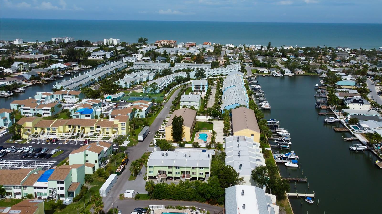 Image 67 of 71 For 318 Windrush Boulevard 10
