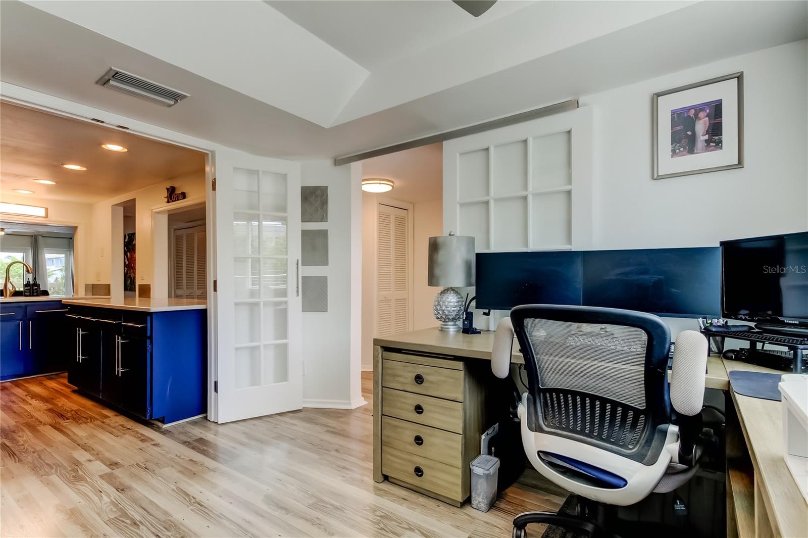 Image 7 of 71 For 318 Windrush Boulevard 10