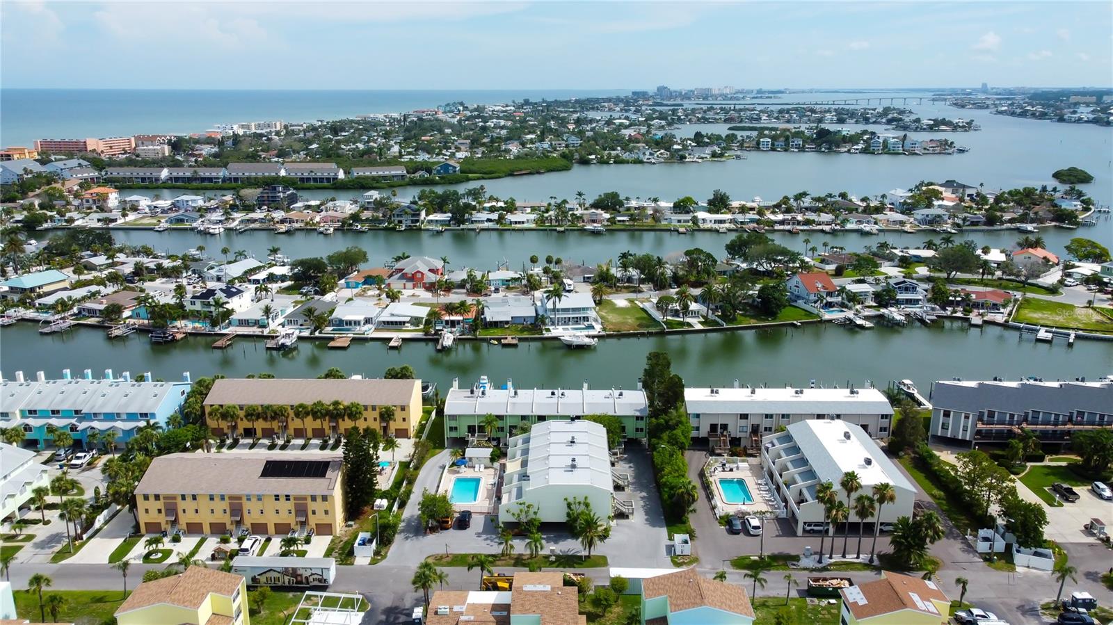 Image 70 of 71 For 318 Windrush Boulevard 10