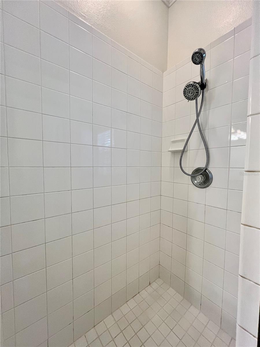 Image 24 of 27 For 2513 Kansas Avenue B