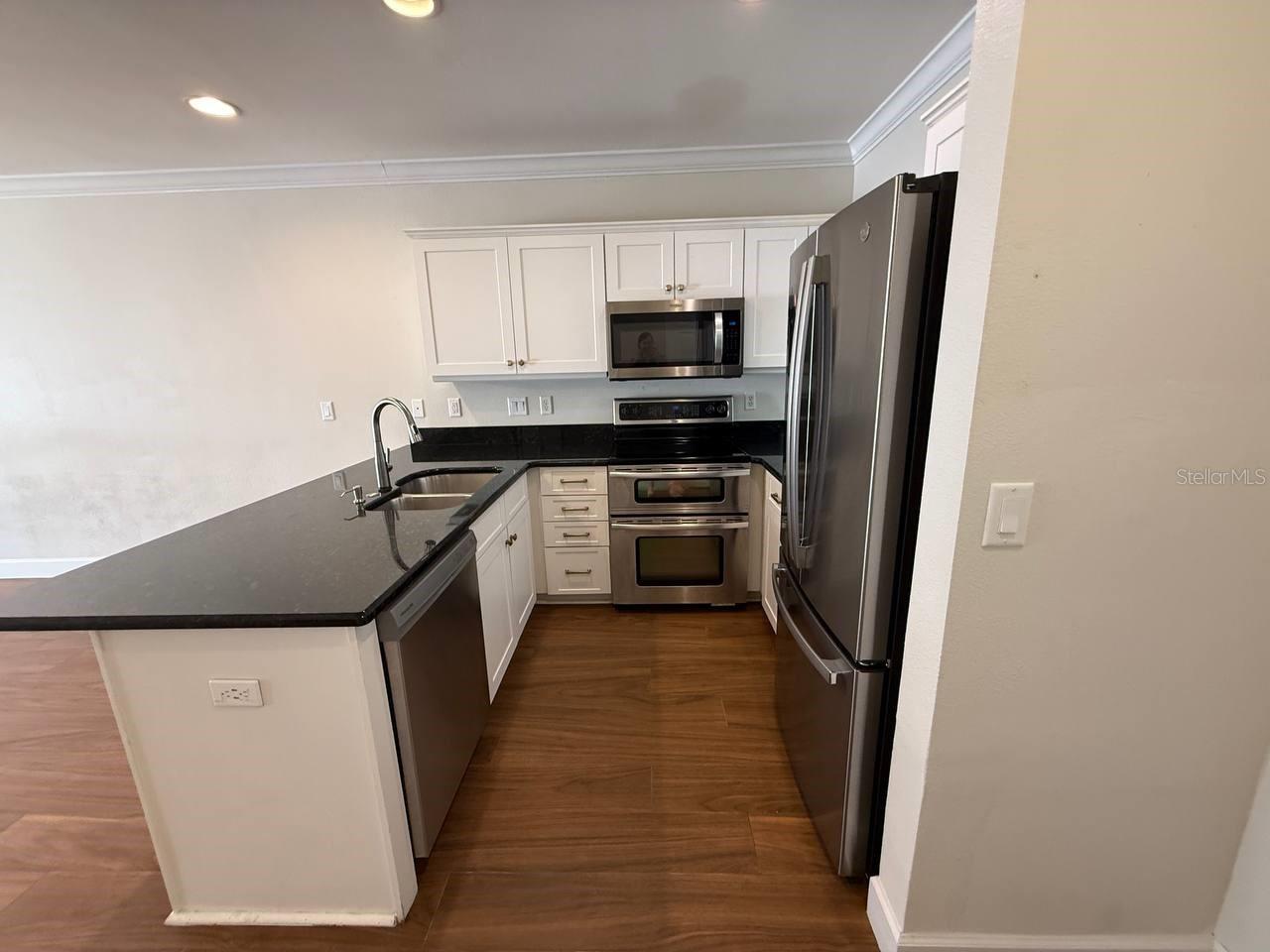 Image 5 of 27 For 2513 Kansas Avenue B
