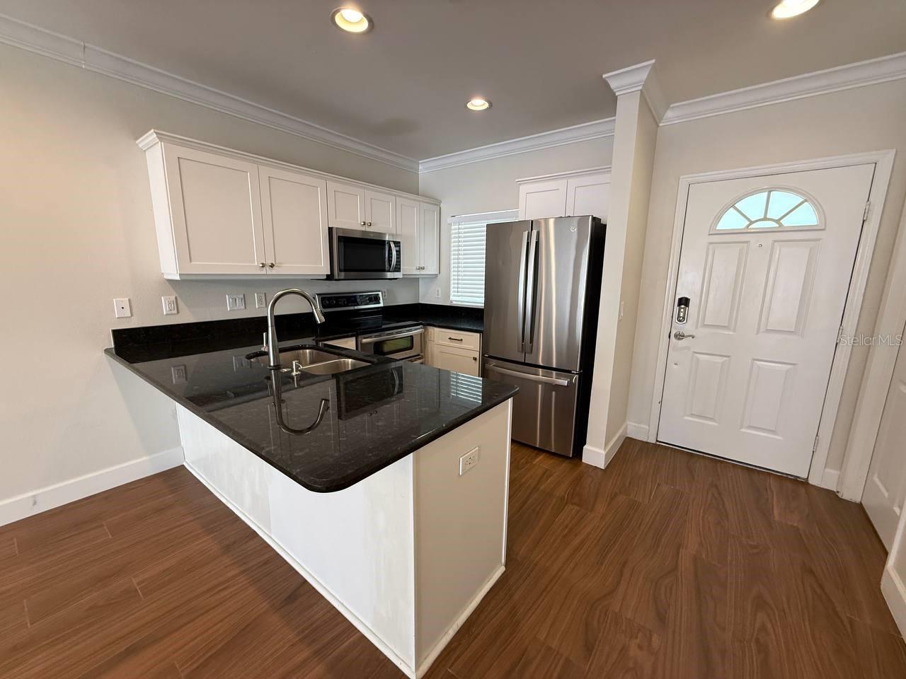 Image 6 of 27 For 2513 Kansas Avenue B