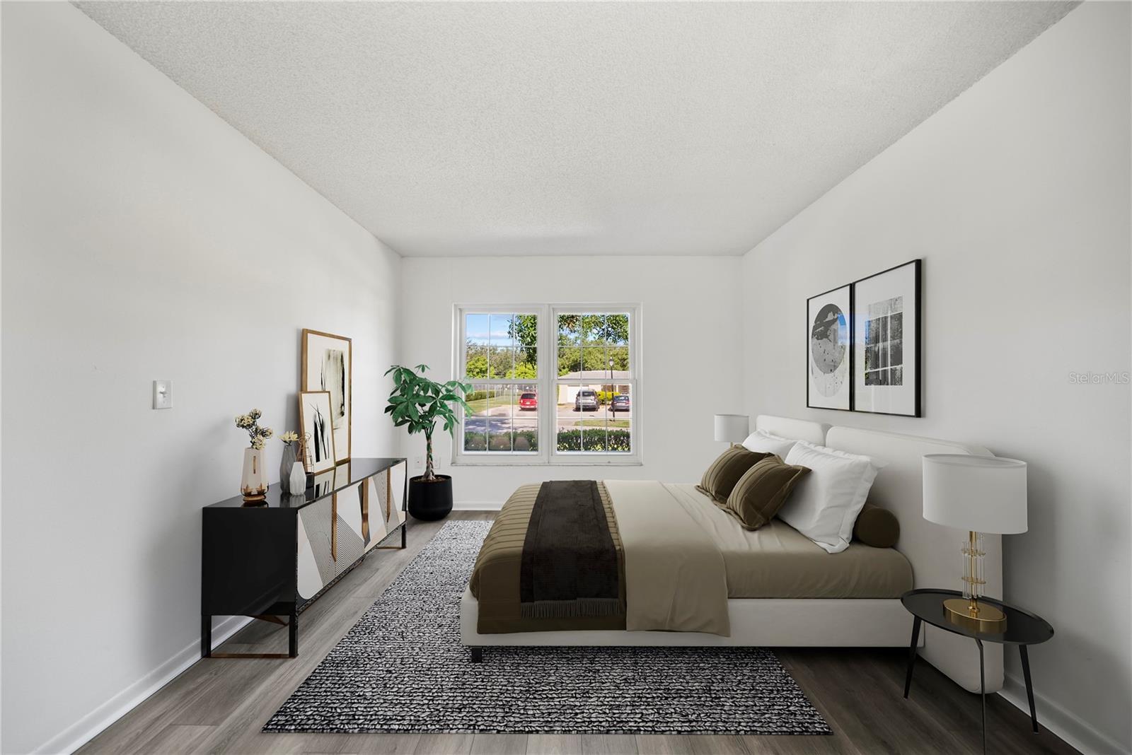 Listing photo id 9 for 11799 Raintree Drive