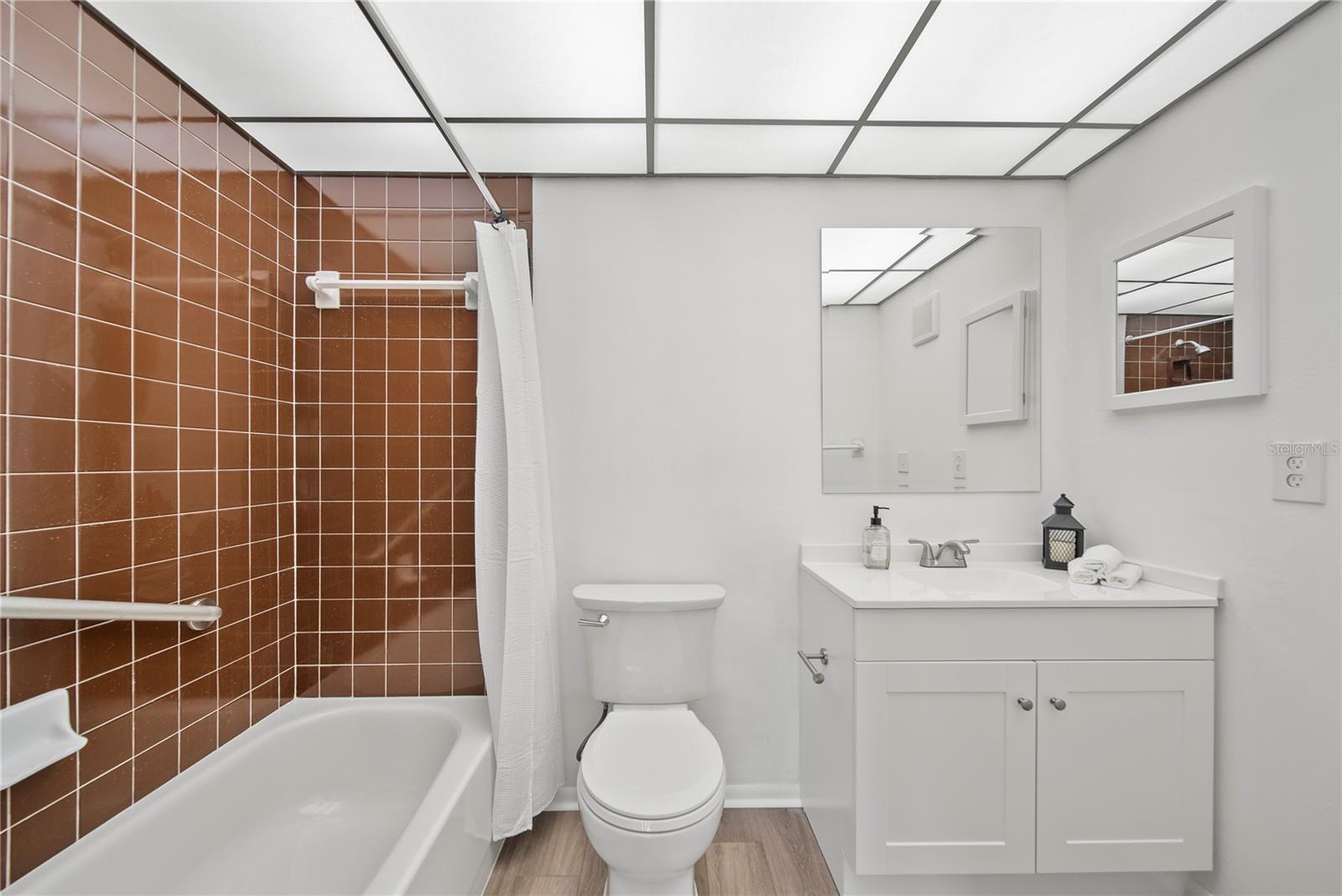 Listing photo id 13 for 11799 Raintree Drive