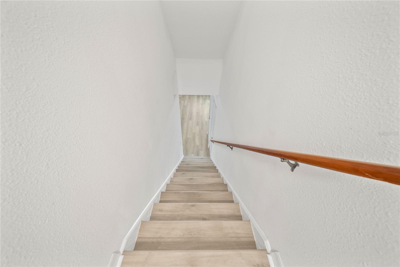 Listing photo id 15 for 11799 Raintree Drive