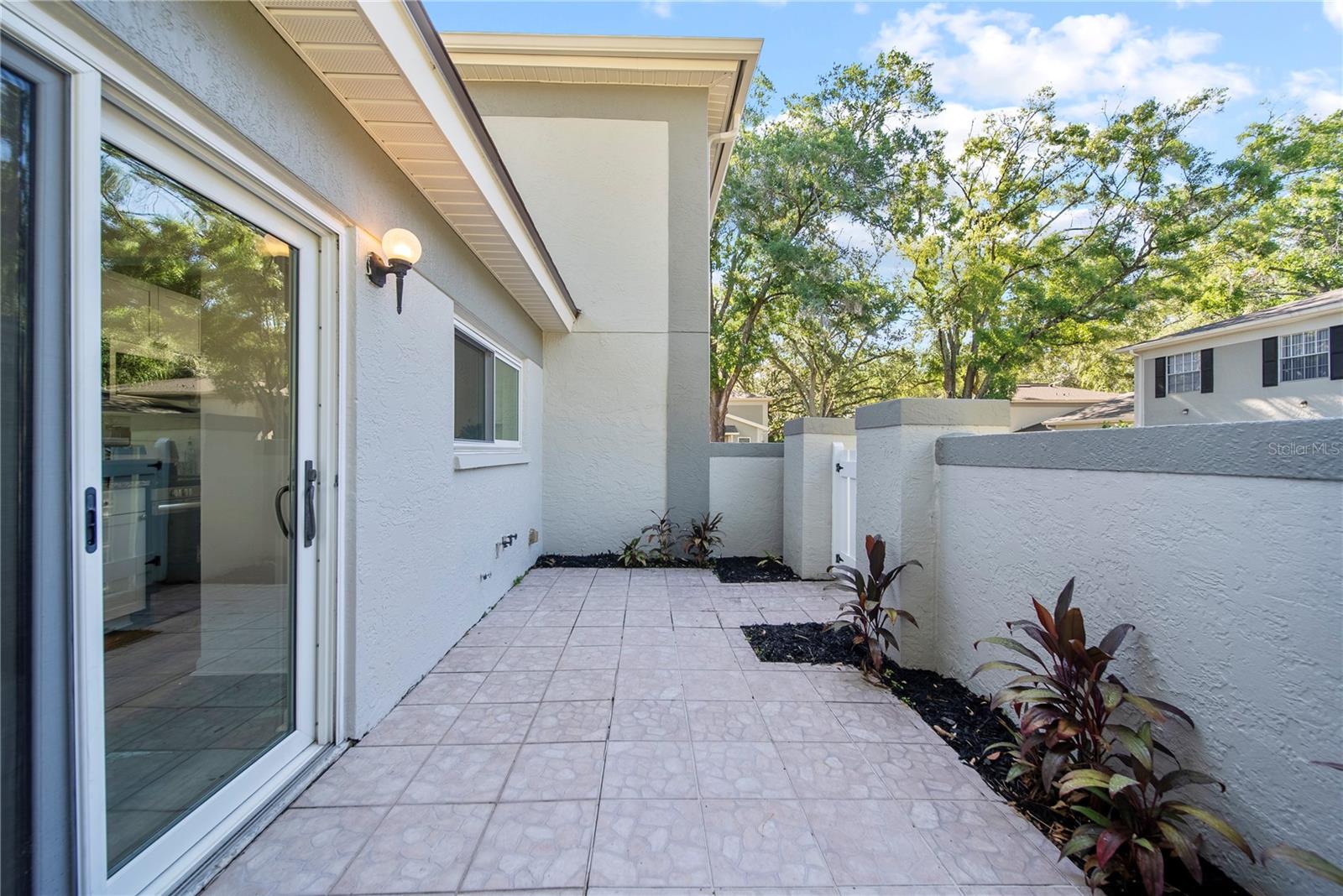 Listing photo id 24 for 11799 Raintree Drive