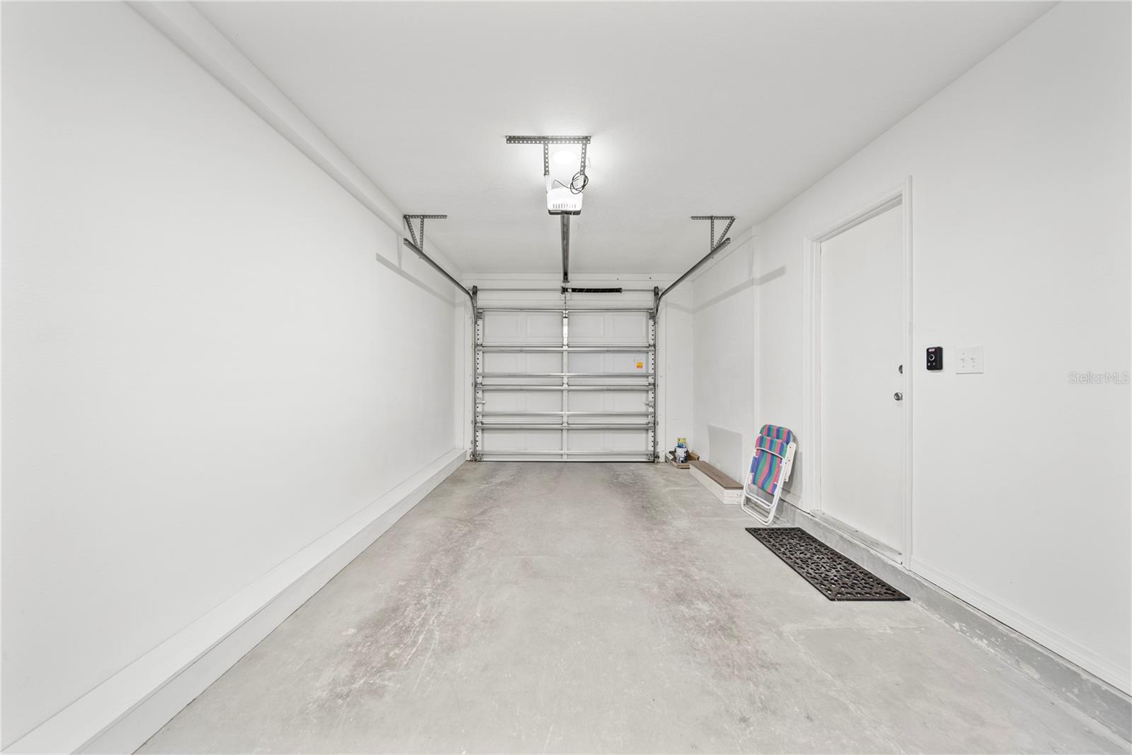 Listing photo id 26 for 11799 Raintree Drive