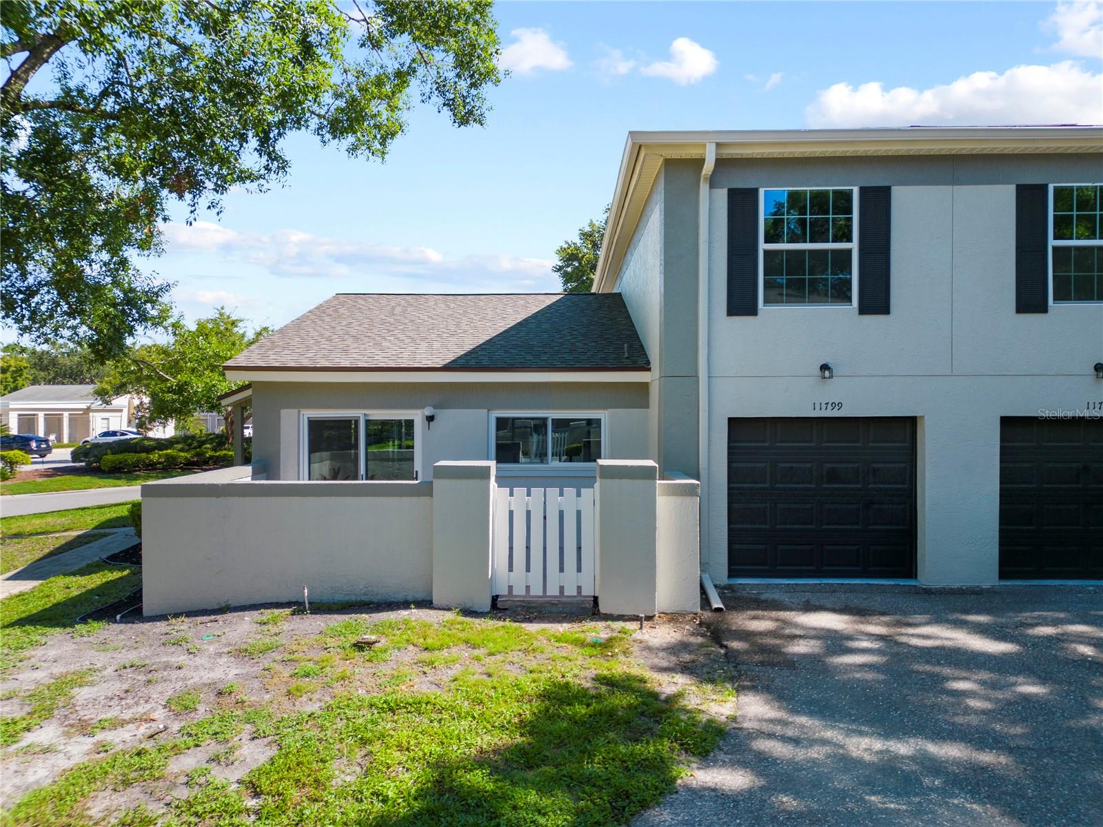Listing photo id 1 for 11799 Raintree Drive