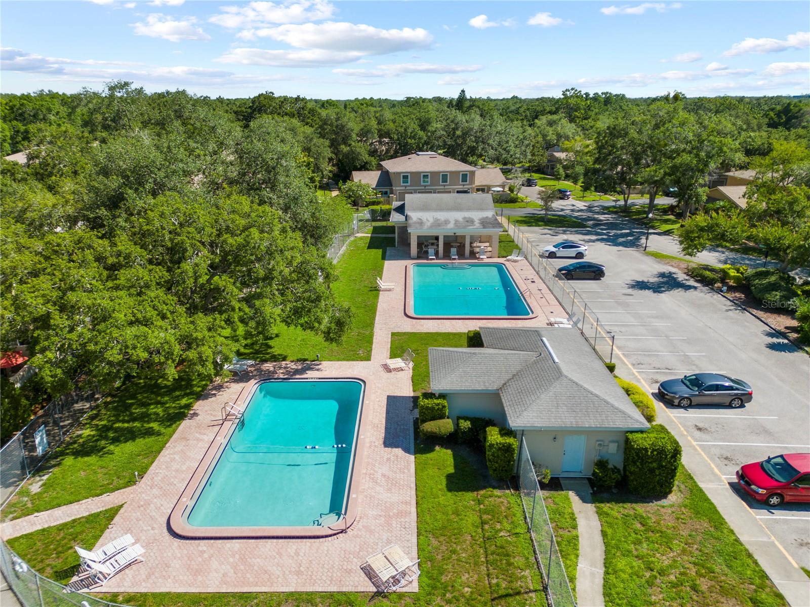 Listing photo id 31 for 11799 Raintree Drive