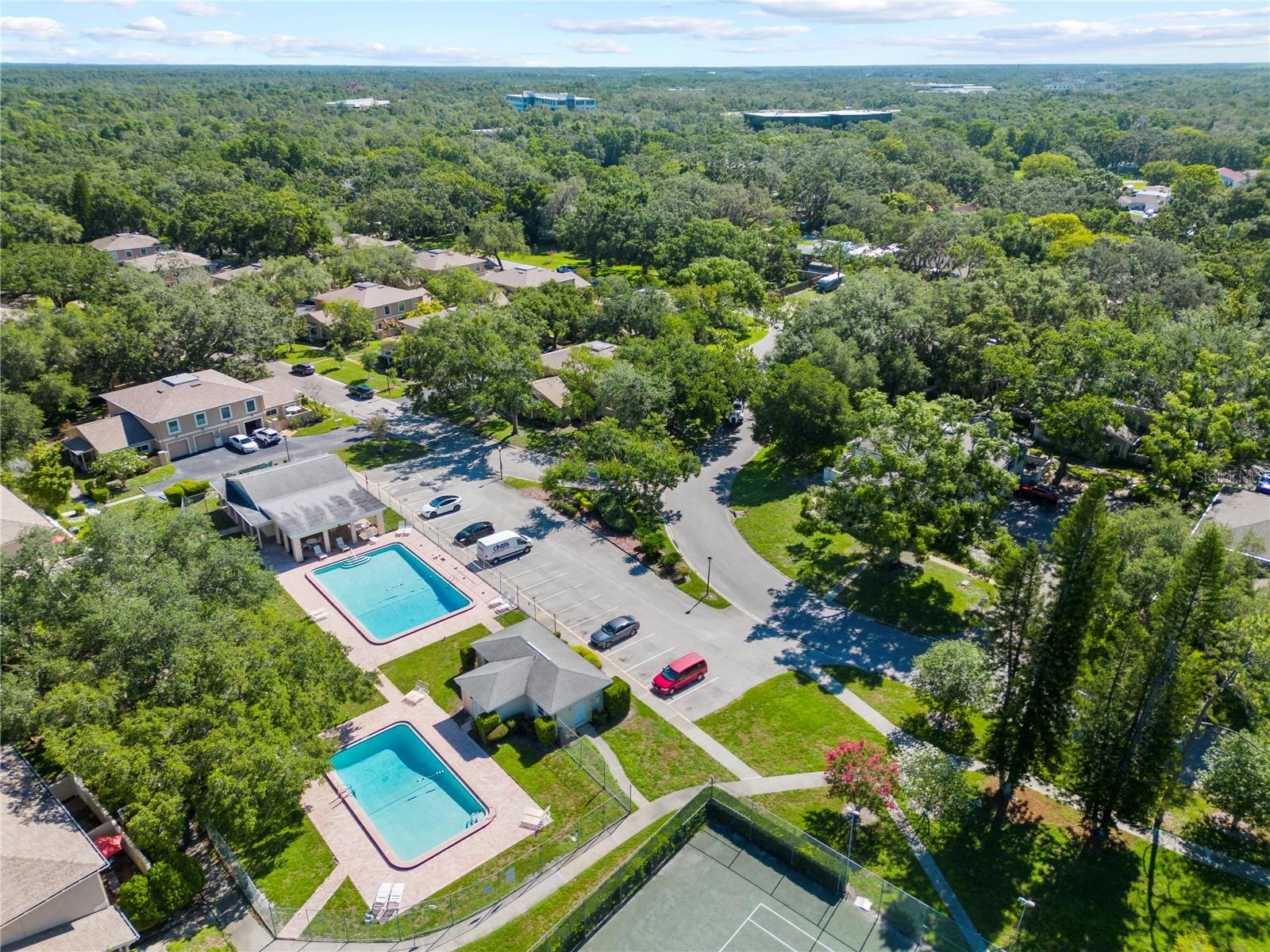 Listing photo id 32 for 11799 Raintree Drive