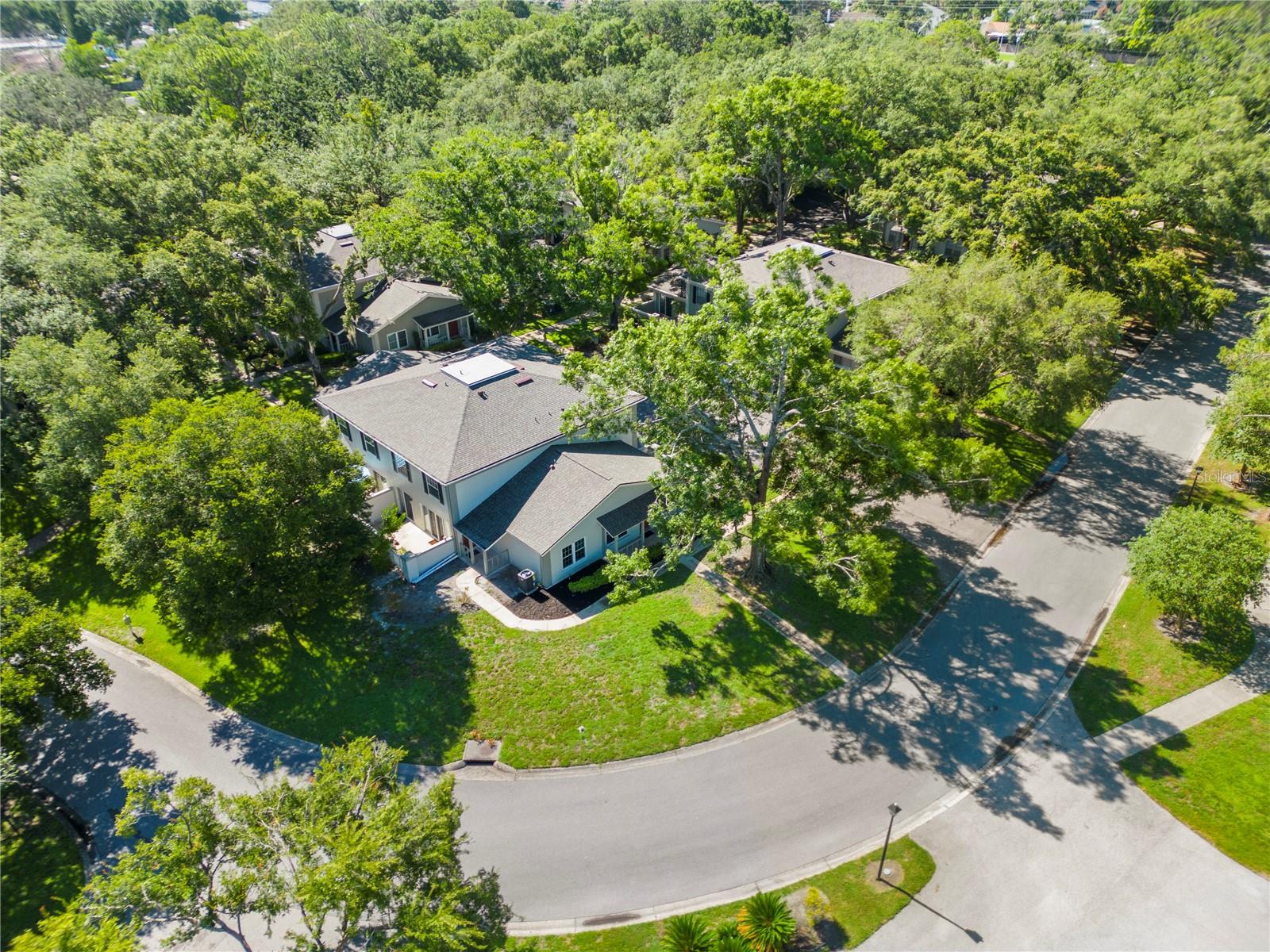 Listing photo id 33 for 11799 Raintree Drive