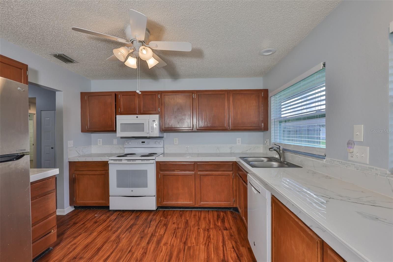 Image 13 of 46 For 1717 Atrium Drive