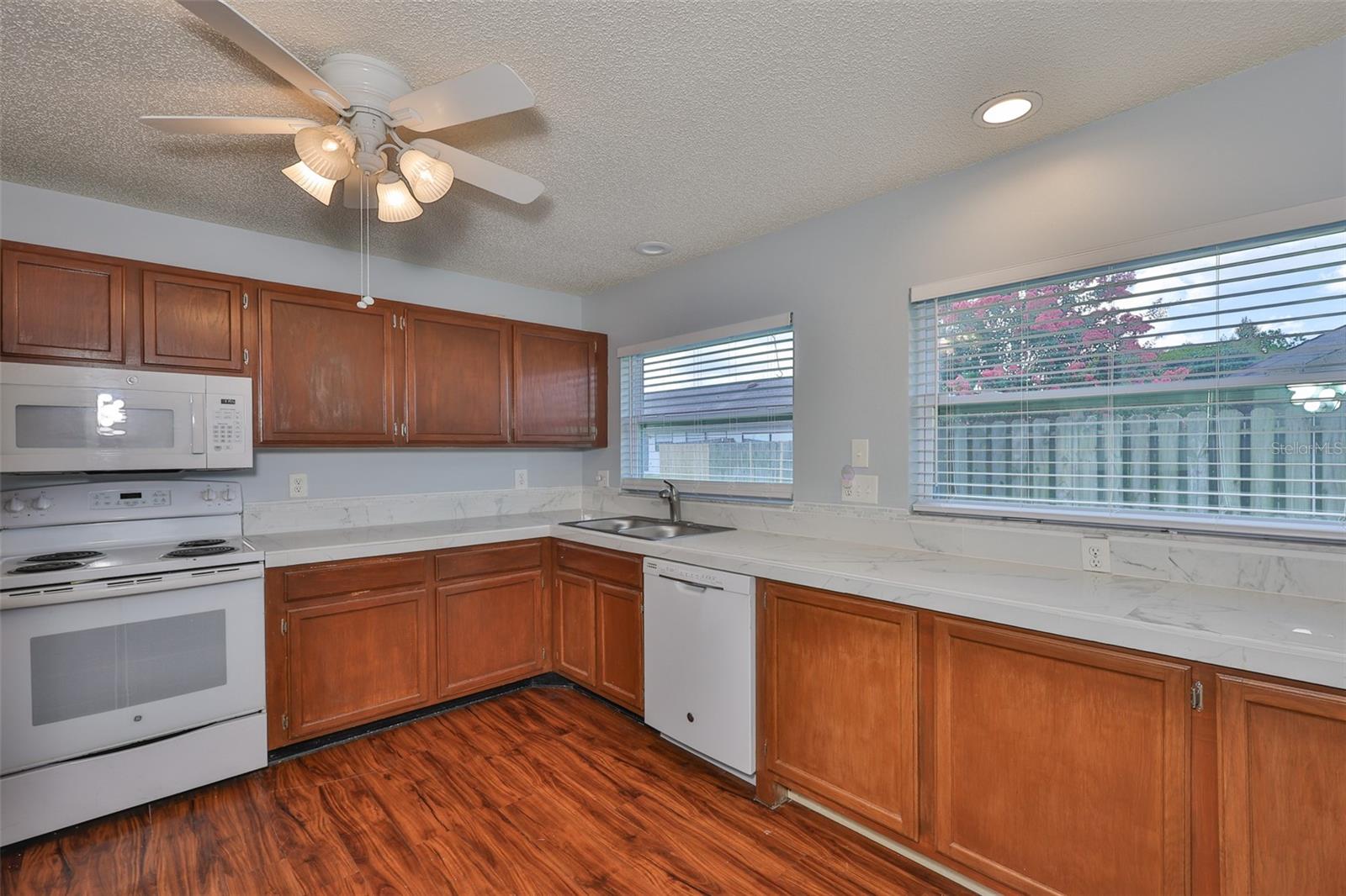 Image 14 of 46 For 1717 Atrium Drive