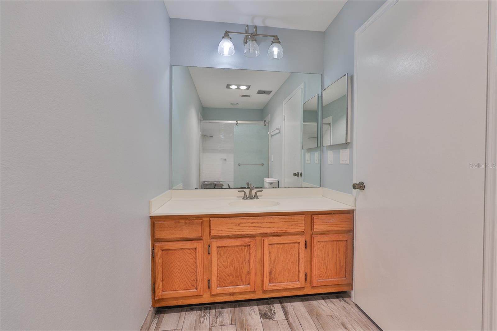 Image 21 of 46 For 1717 Atrium Drive