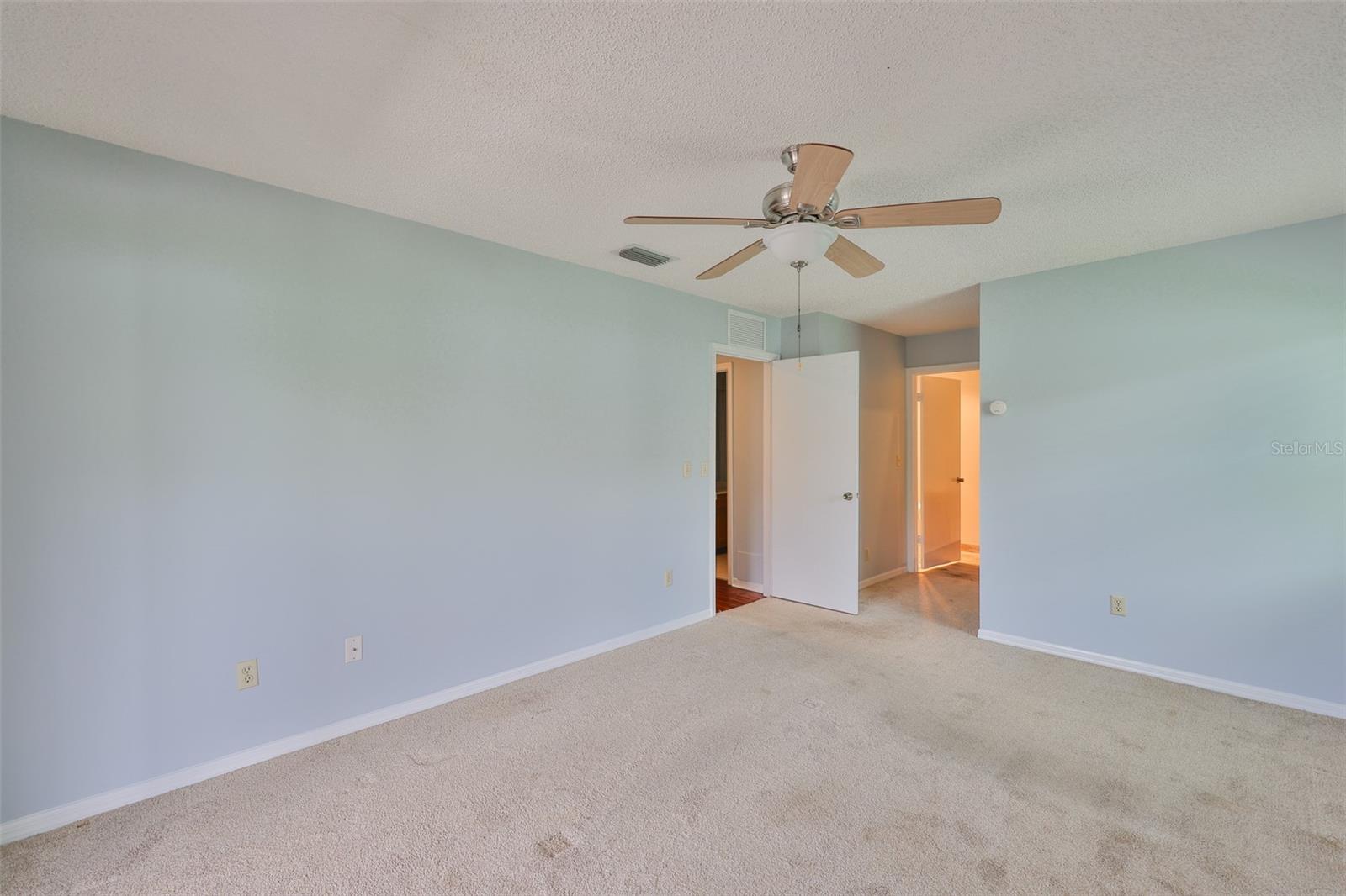 Image 22 of 46 For 1717 Atrium Drive
