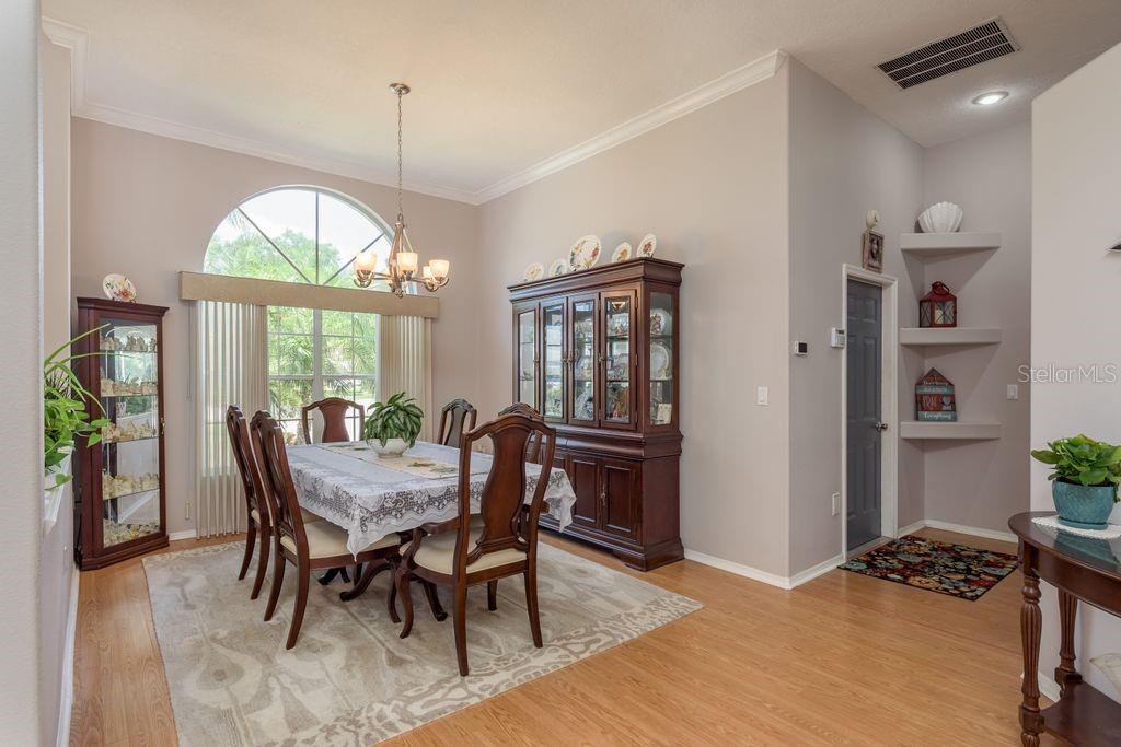 Image 10 of 57 For 8214 Silver Mist Place