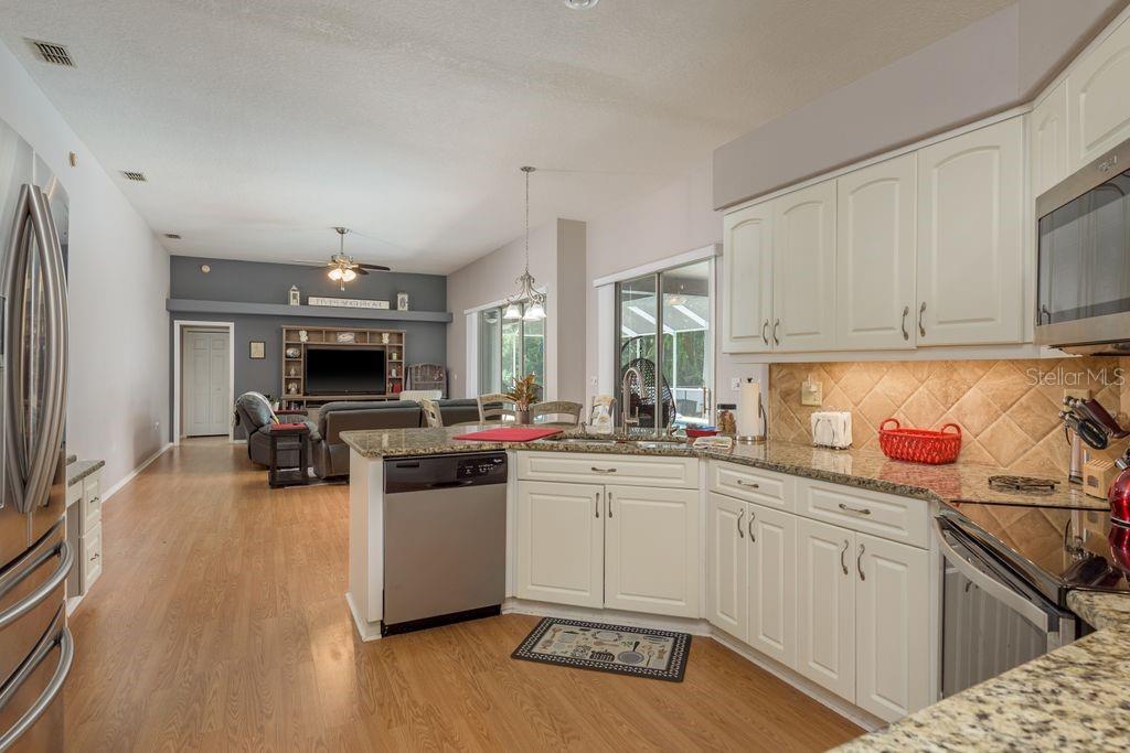 Image 20 of 57 For 8214 Silver Mist Place
