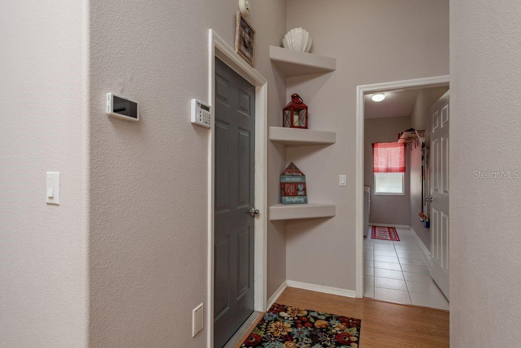 Image 21 of 57 For 8214 Silver Mist Place